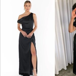 Show Me Your MuMu Black One-Shoulder Gown